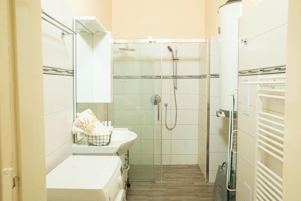 Cozy Flat By Wenceslas Square! Praga Exterior foto